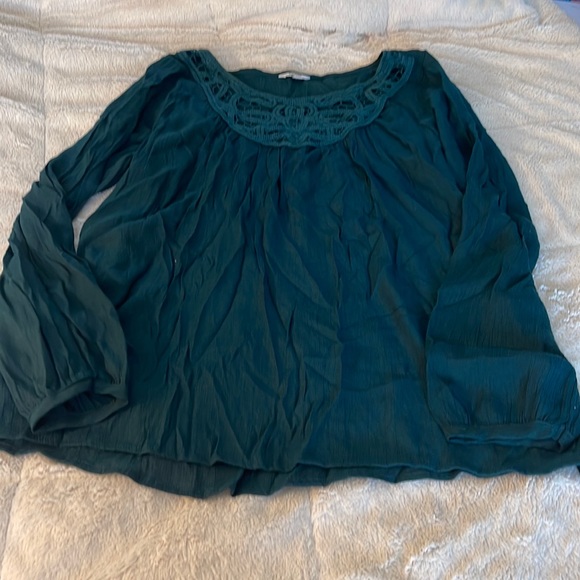 💕 Preloved Woman’s Medium Top Bundle💕 - Picture 2 of 15